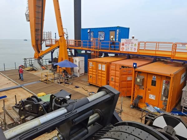 Giao hàng đầu nối inox thủy lực cho nhà máy