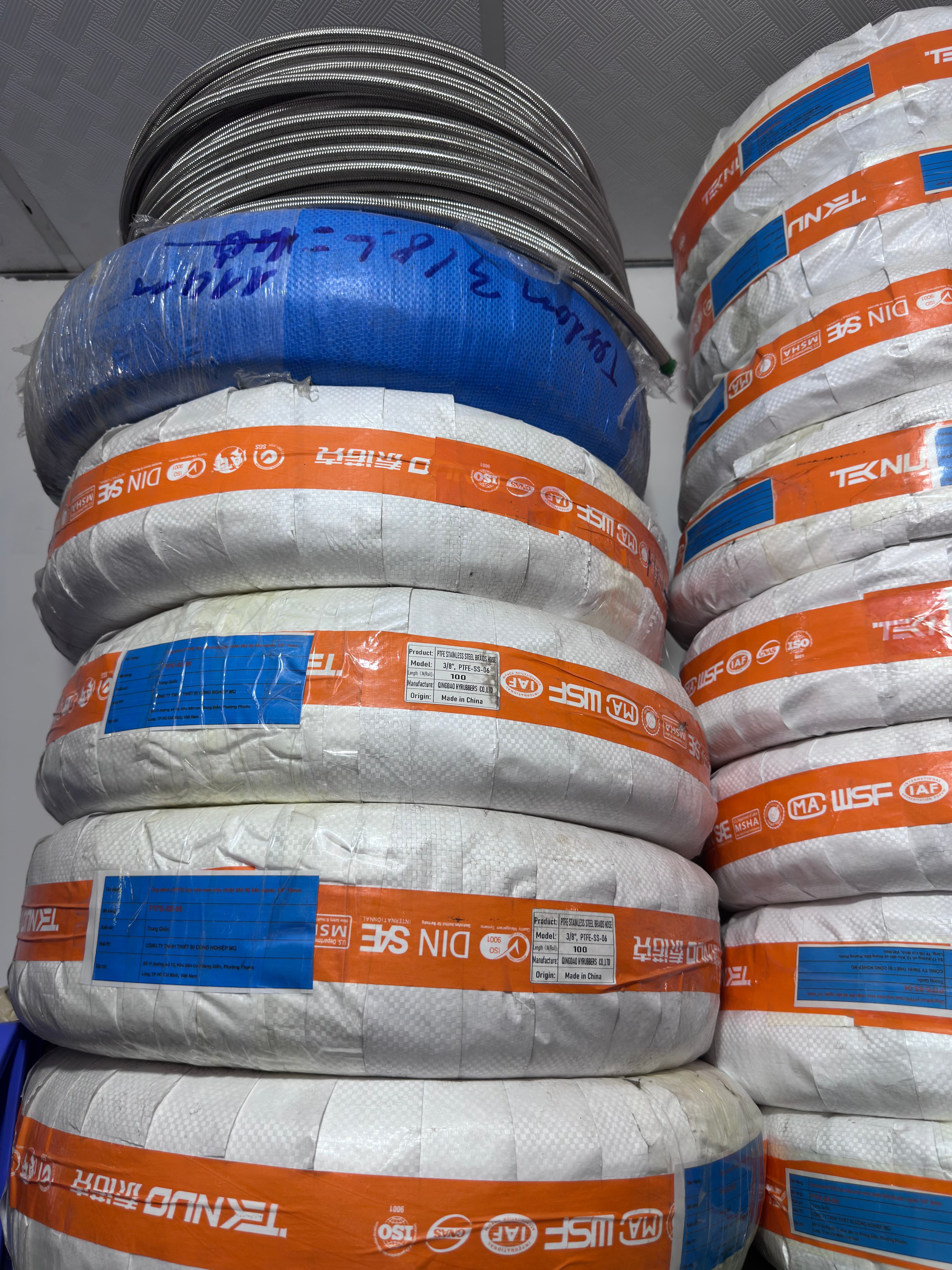 ống Teflong chịu nhiệt PTFE - 3