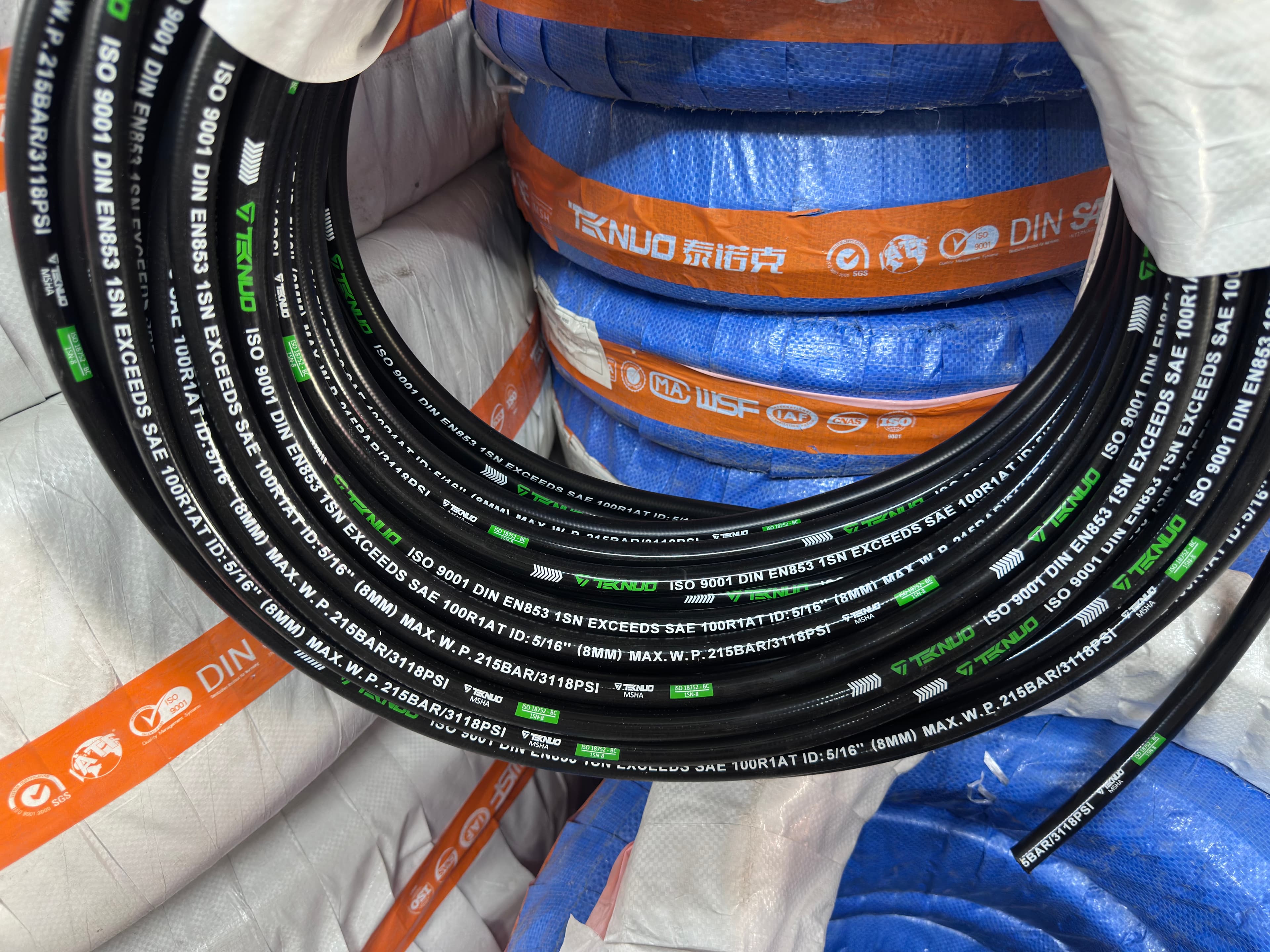 Ống Thủy Lực da trơn TEKNOU, 5/16 R1AT - 3