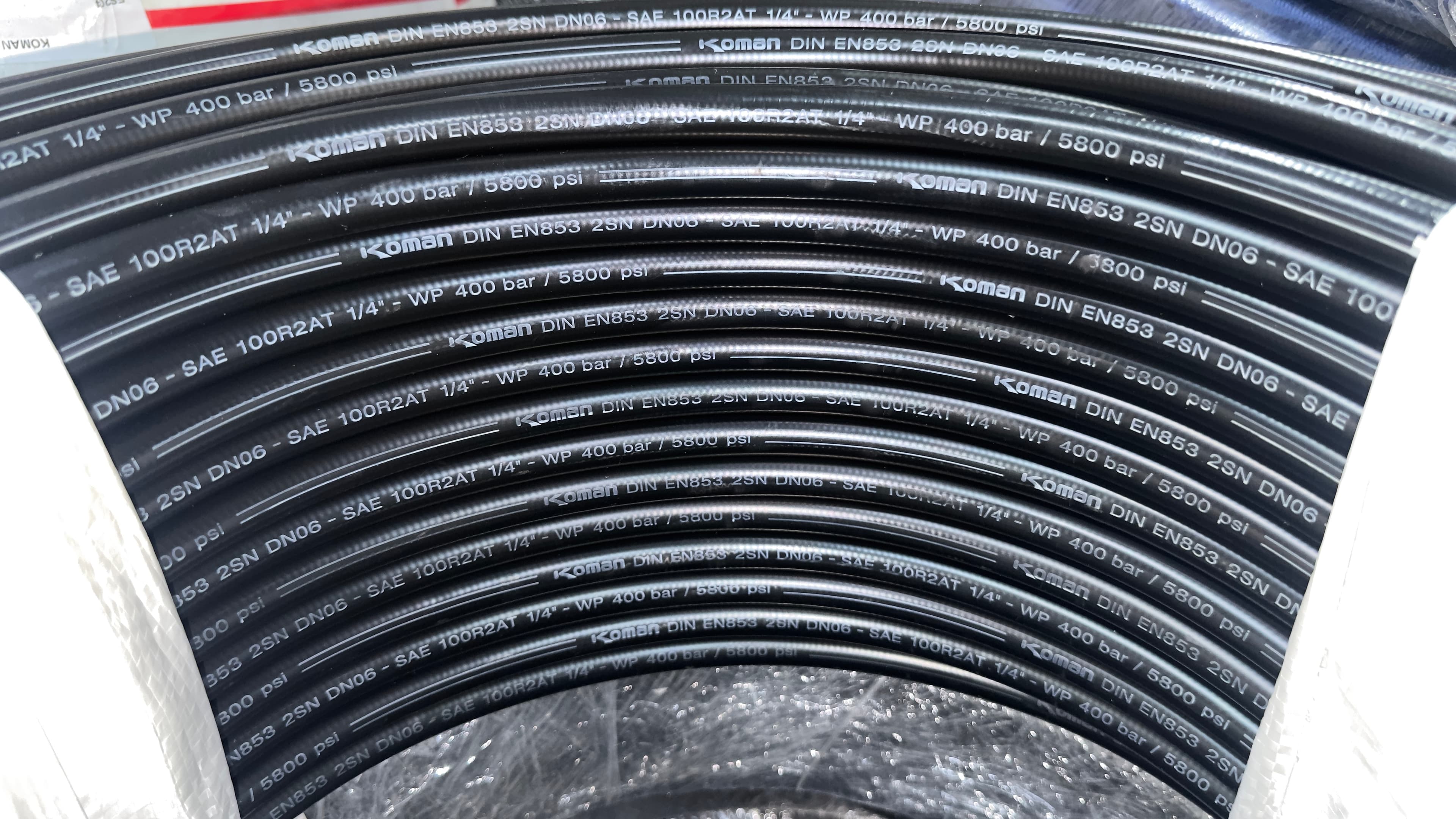 Ống Thủy Lực KOMAN, 1/4" 2SN Hàn Quốc Chính Hãng – 2 Lớp Thép Chịu Áp Cao