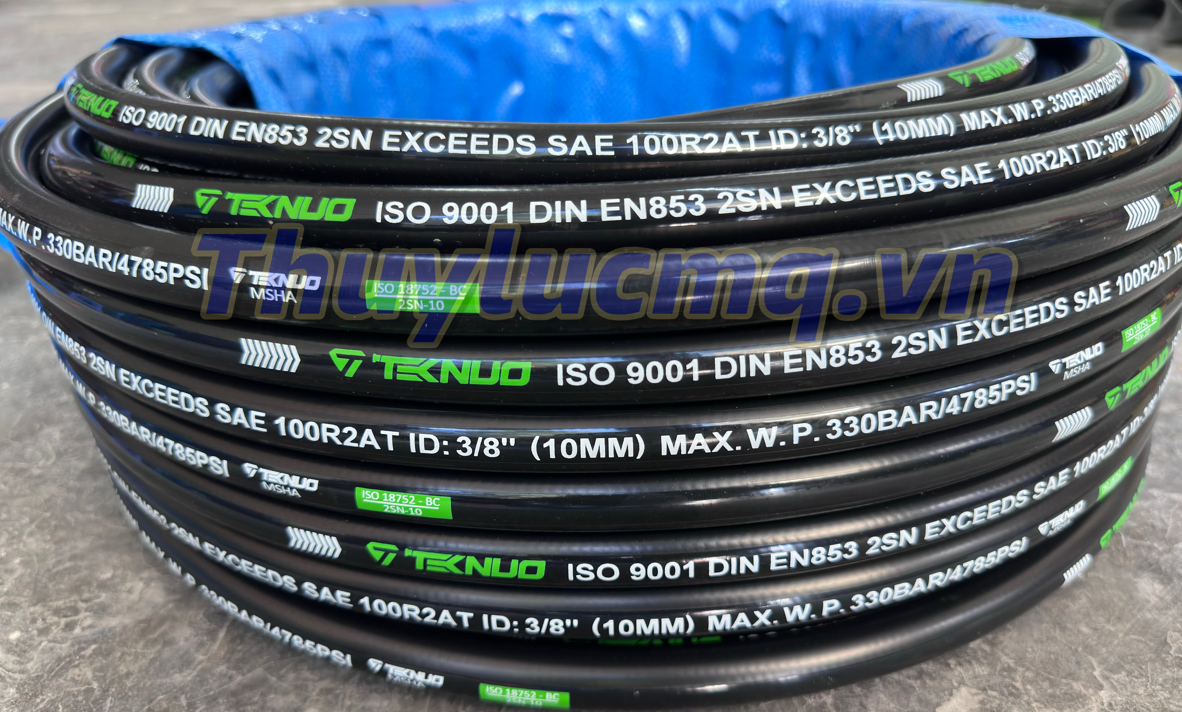 Ống Thủy Lực da trơn TEKNUO, 3/8" R2AT