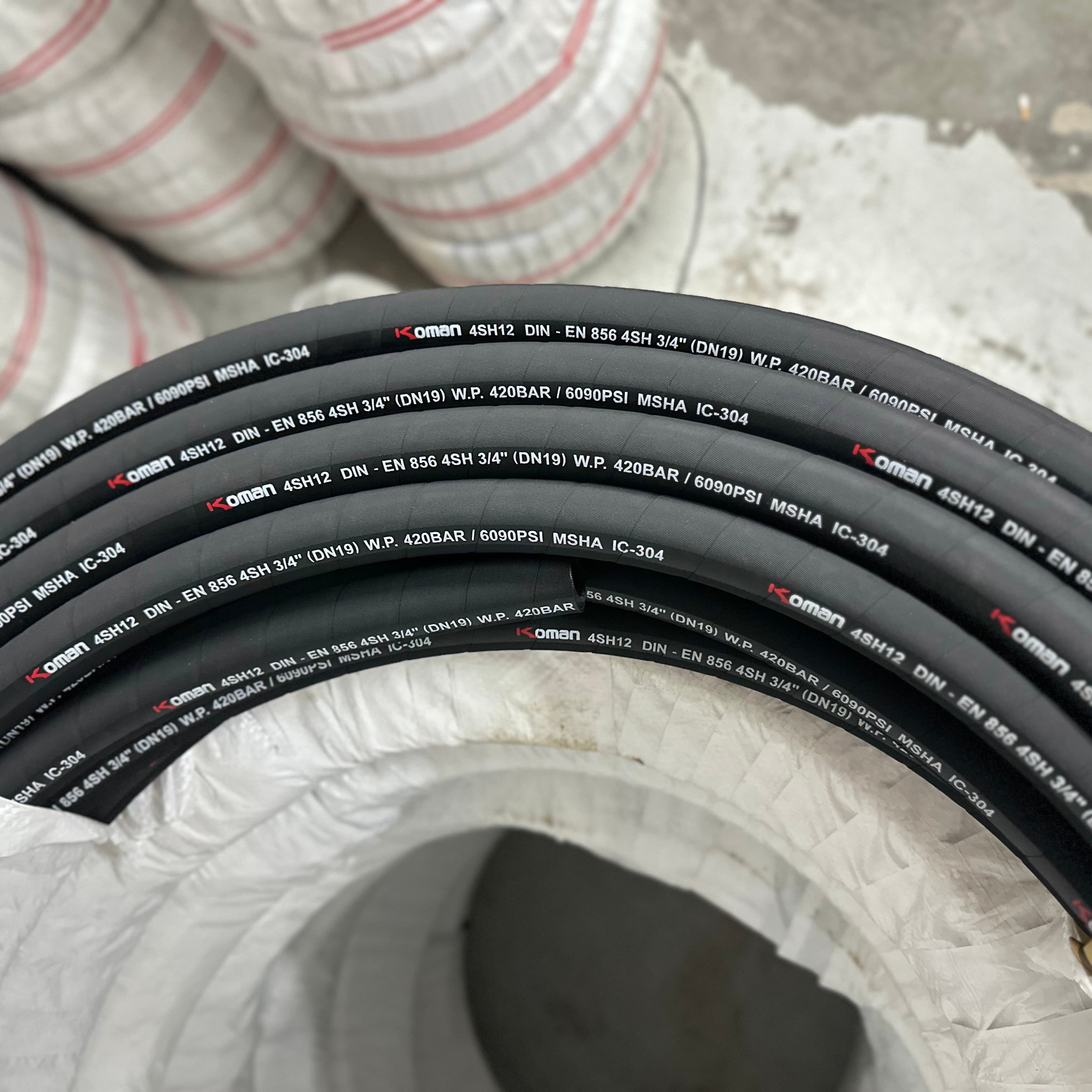 Ống Thủy Lực KOMAN 3/4" (DN19) 4SH – 4 Lớp Bố Thép Áp Suất Cao Hàn Quốc